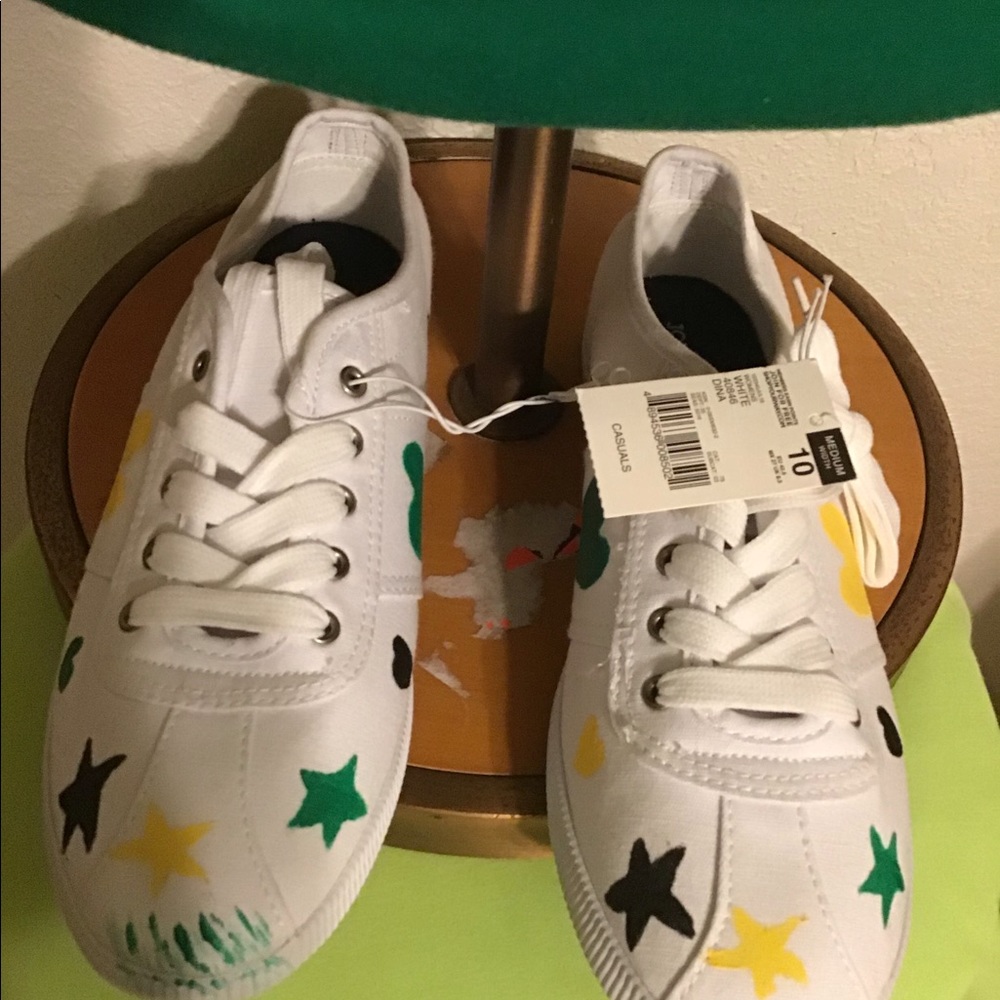 .Jamaican Style Joe Boxer lace up Convas Sneakers